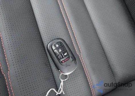 2026 Honda Cr-V Hybrid Awd Sport Touring from USA, damaged, VIN 7FARS6H93TE063563